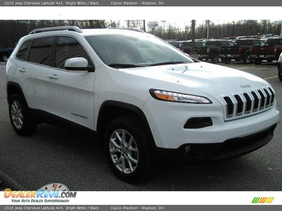 2016 Jeep Cherokee Latitude 4x4 Bright White / Black Photo #2