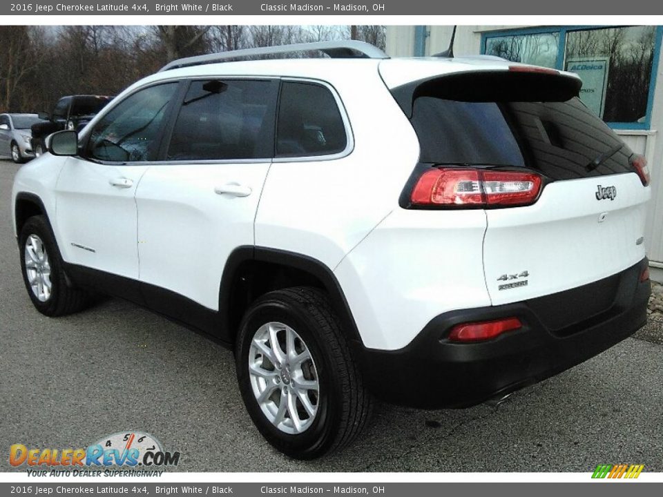 2016 Jeep Cherokee Latitude 4x4 Bright White / Black Photo #5