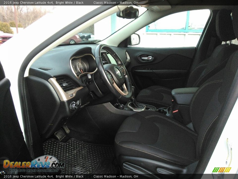 2016 Jeep Cherokee Latitude 4x4 Bright White / Black Photo #6