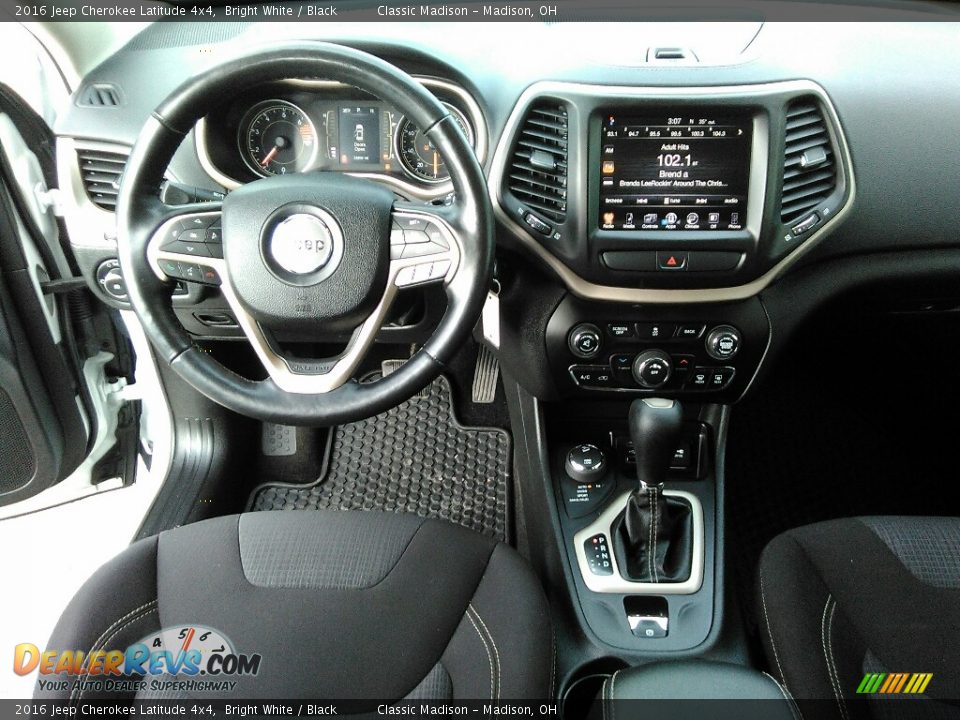 2016 Jeep Cherokee Latitude 4x4 Bright White / Black Photo #7