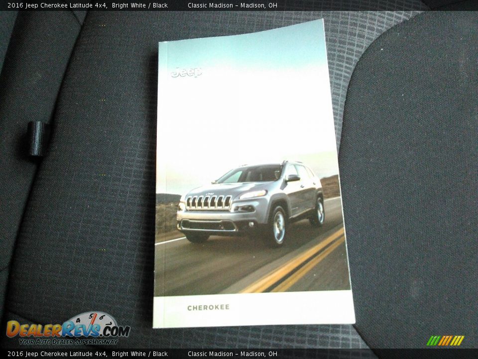 2016 Jeep Cherokee Latitude 4x4 Bright White / Black Photo #19
