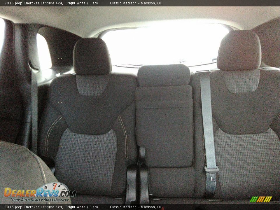 2016 Jeep Cherokee Latitude 4x4 Bright White / Black Photo #20