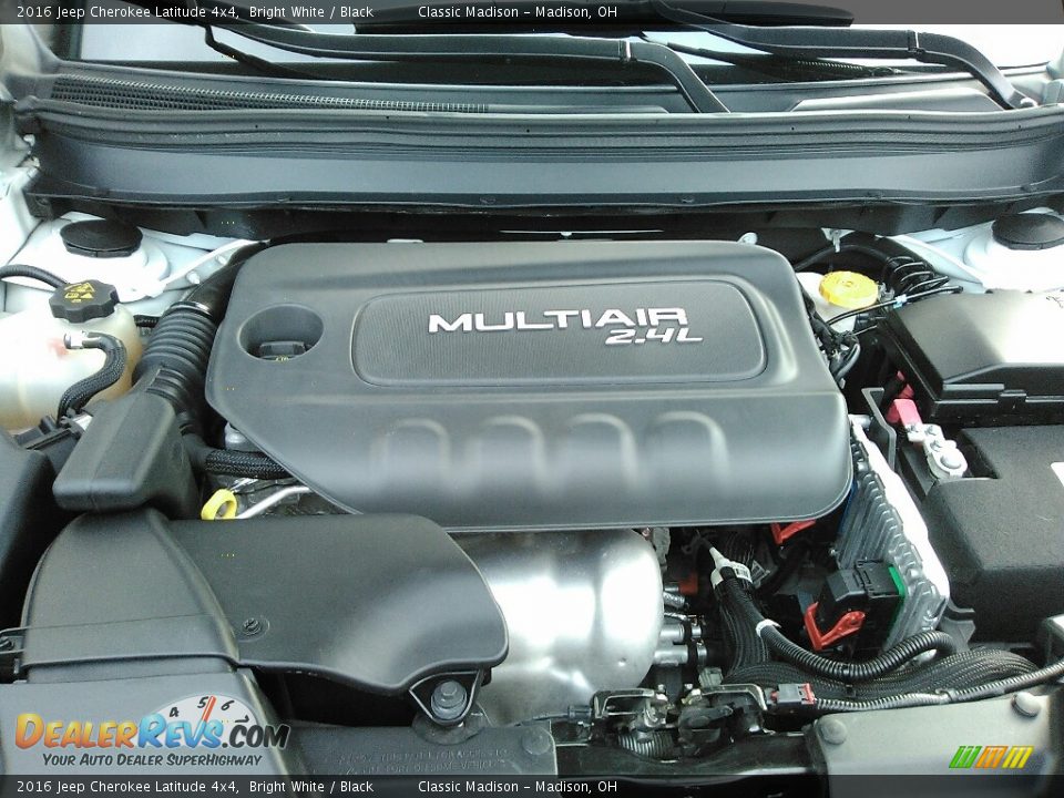 2016 Jeep Cherokee Latitude 4x4 Bright White / Black Photo #21