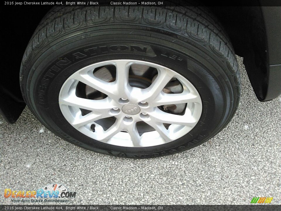 2016 Jeep Cherokee Latitude 4x4 Bright White / Black Photo #22
