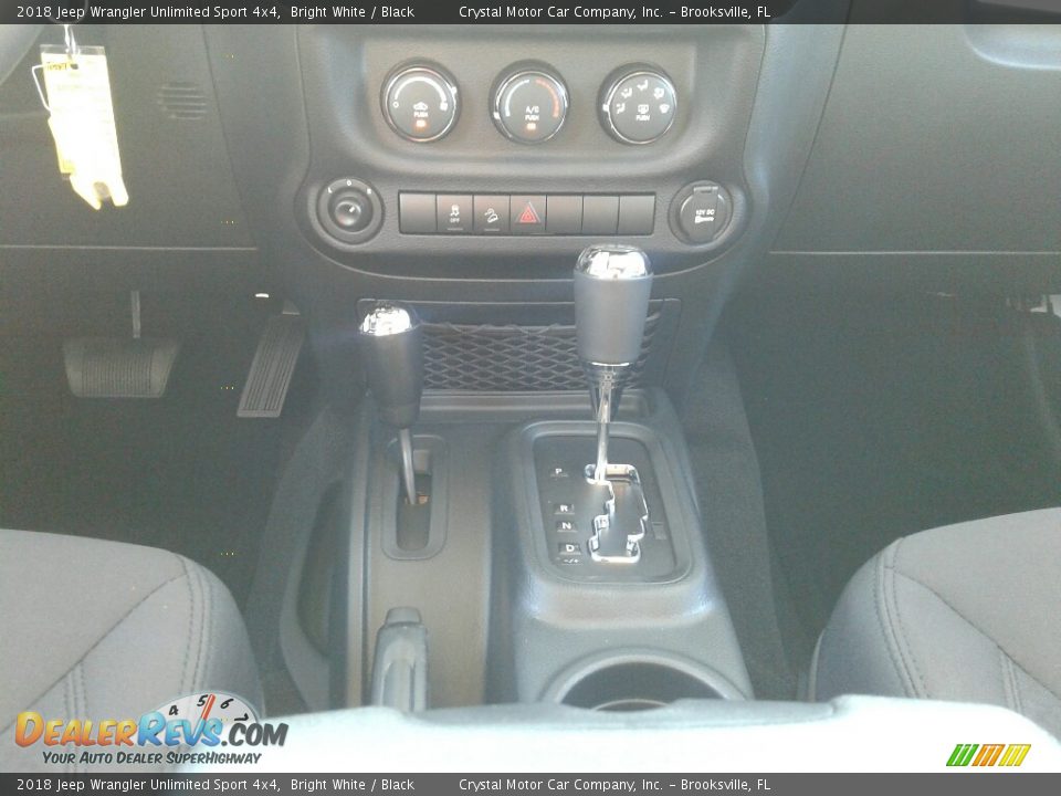 2018 Jeep Wrangler Unlimited Sport 4x4 Bright White / Black Photo #16