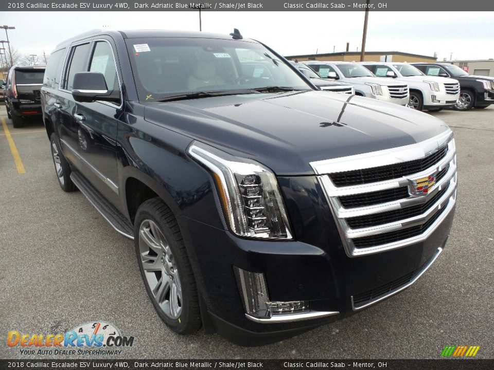 Front 3/4 View of 2018 Cadillac Escalade ESV Luxury 4WD Photo #1