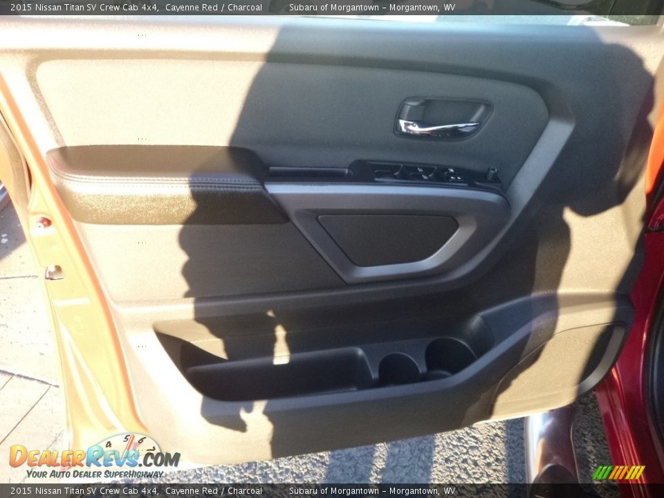 2015 Nissan Titan SV Crew Cab 4x4 Cayenne Red / Charcoal Photo #14