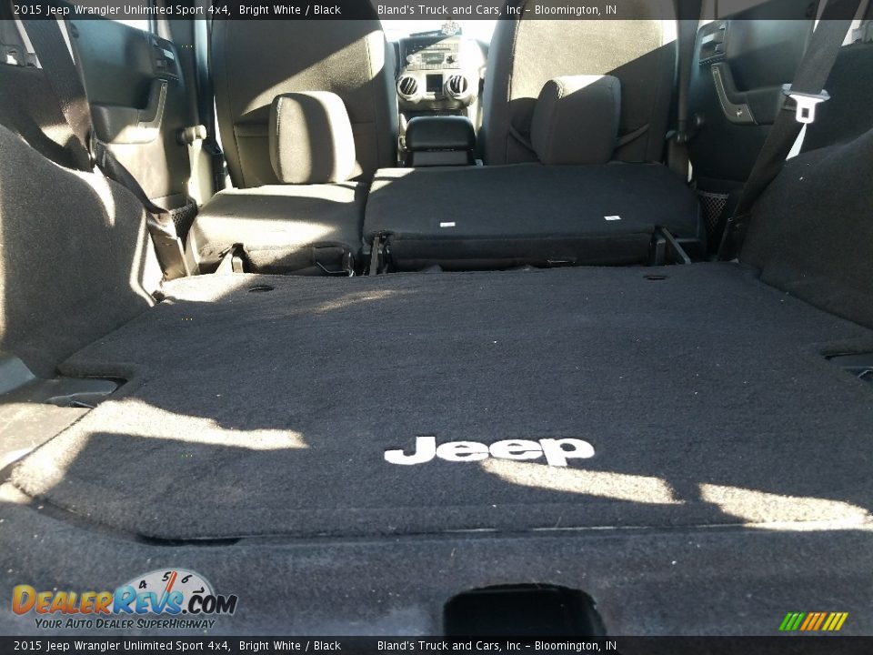 2015 Jeep Wrangler Unlimited Sport 4x4 Bright White / Black Photo #29