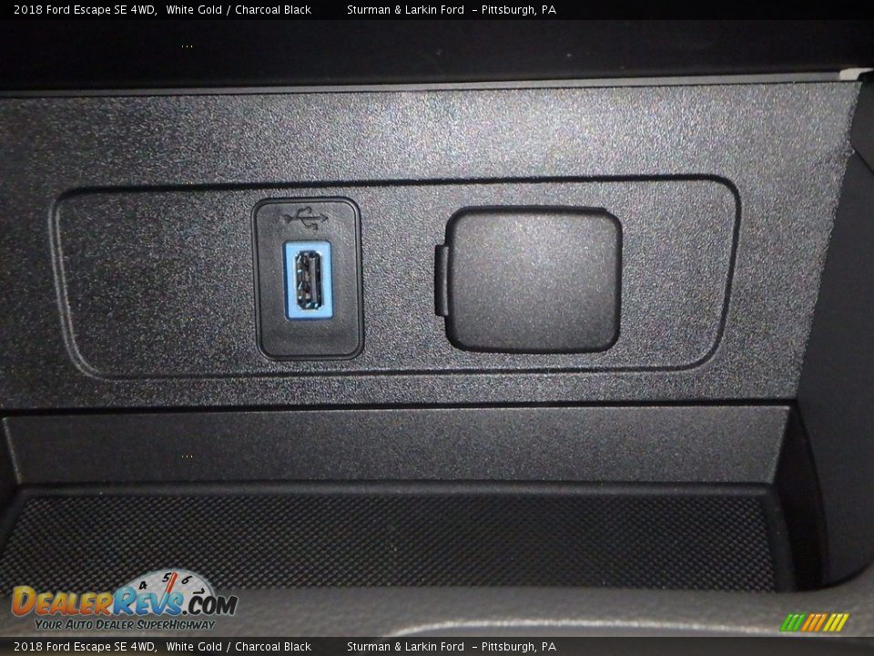 2018 Ford Escape SE 4WD White Gold / Charcoal Black Photo #14