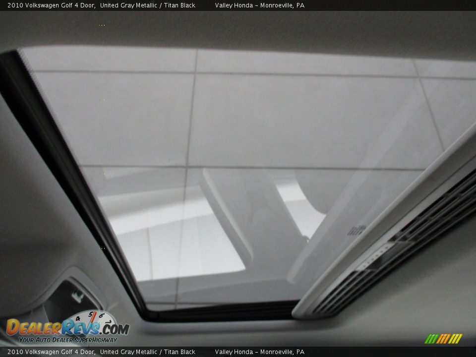 2010 Volkswagen Golf 4 Door United Gray Metallic / Titan Black Photo #17