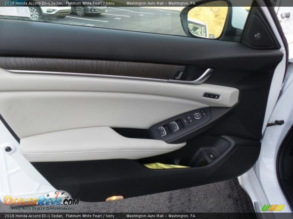 Door Panel of 2018 Honda Accord EX-L Sedan Photo #12