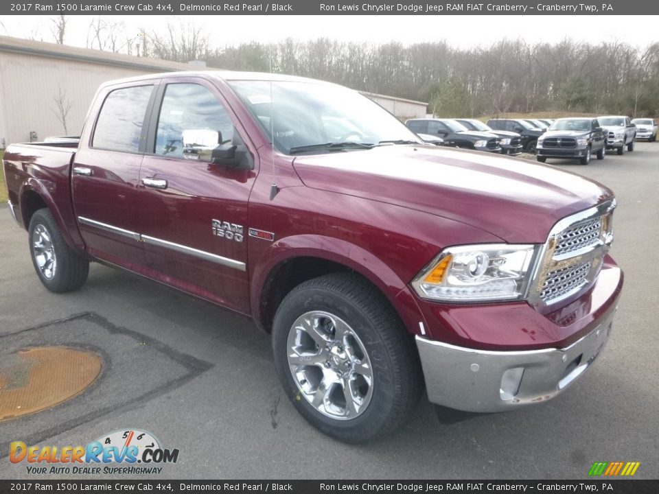 Front 3/4 View of 2017 Ram 1500 Laramie Crew Cab 4x4 Photo #7