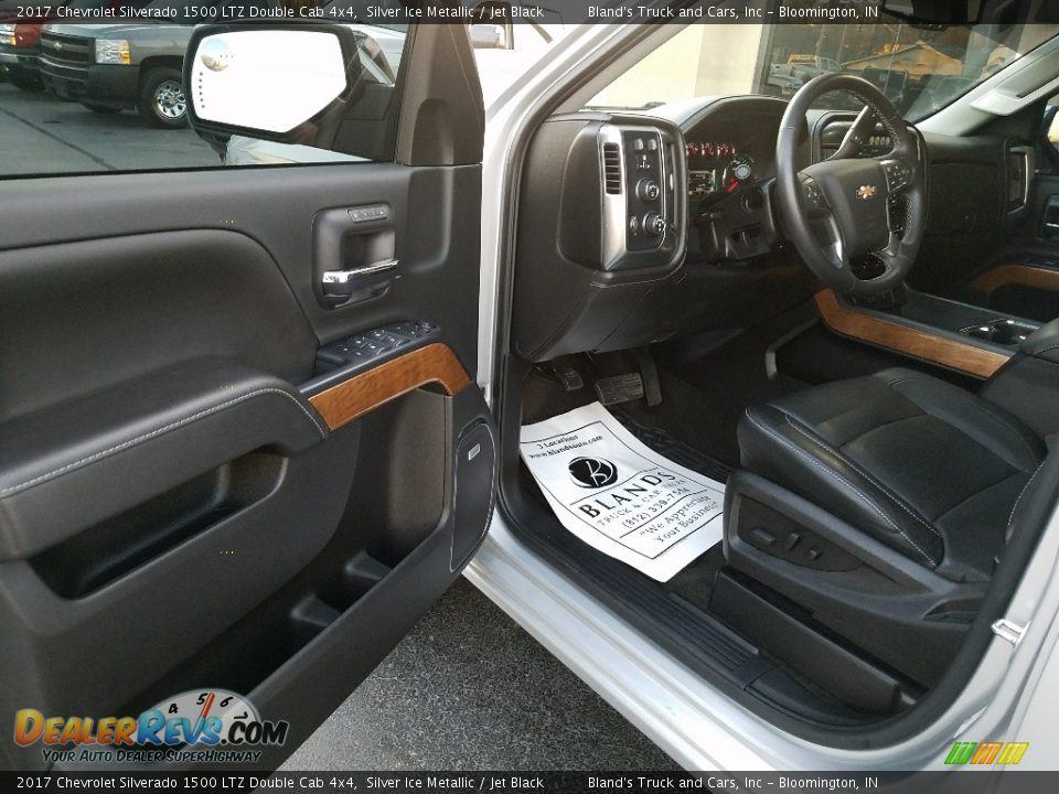 2017 Chevrolet Silverado 1500 LTZ Double Cab 4x4 Silver Ice Metallic / Jet Black Photo #7