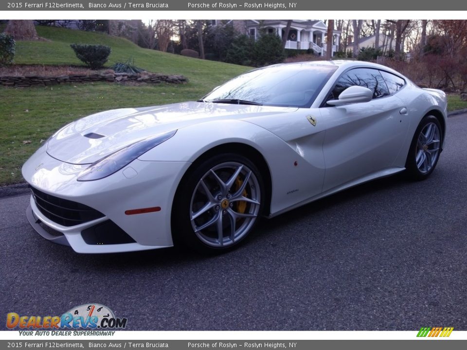 Front 3/4 View of 2015 Ferrari F12berlinetta  Photo #1