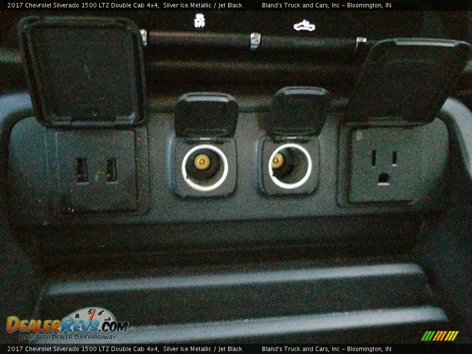 2017 Chevrolet Silverado 1500 LTZ Double Cab 4x4 Silver Ice Metallic / Jet Black Photo #28