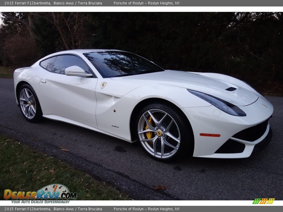 Front 3/4 View of 2015 Ferrari F12berlinetta  Photo #8