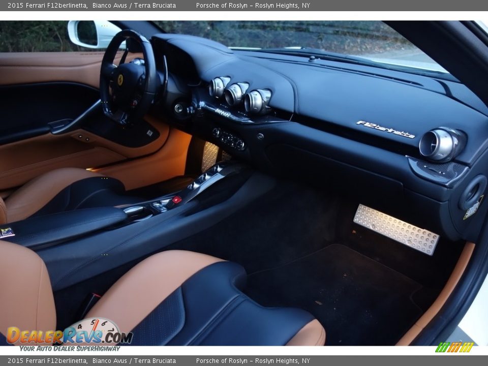 Dashboard of 2015 Ferrari F12berlinetta  Photo #16