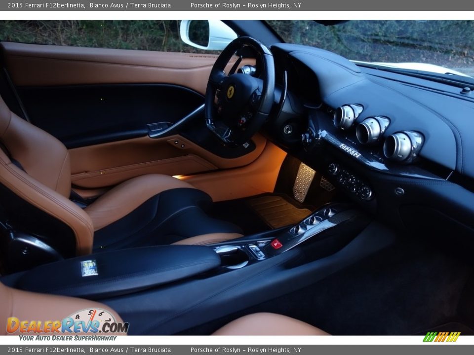 Controls of 2015 Ferrari F12berlinetta  Photo #17