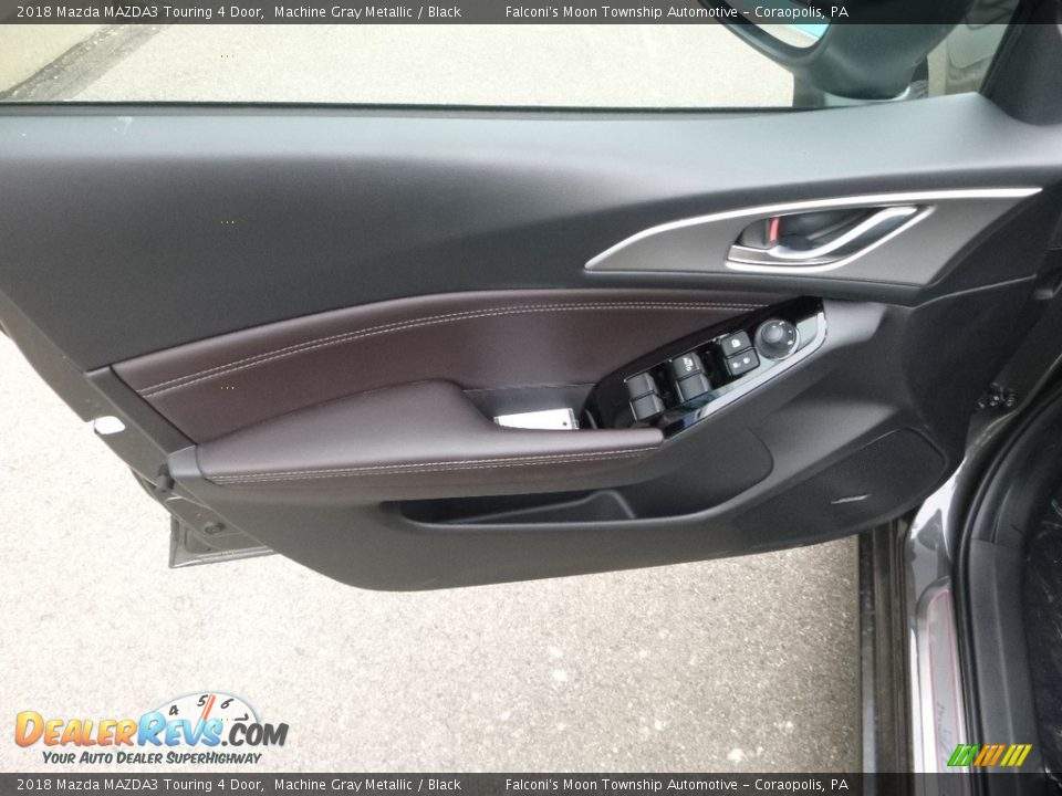 2018 Mazda MAZDA3 Touring 4 Door Machine Gray Metallic / Black Photo #9