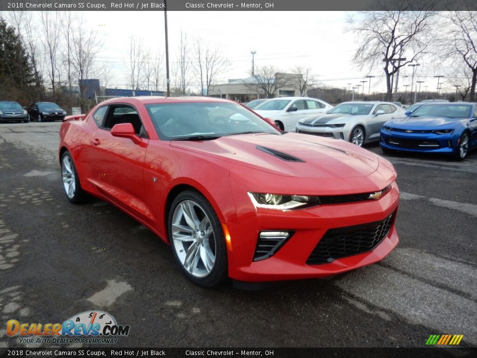 Front 3/4 View of 2018 Chevrolet Camaro SS Coupe Photo #3
