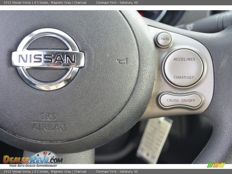 2013 Nissan Versa 1.6 S Sedan Magnetic Gray / Charcoal Photo #19
