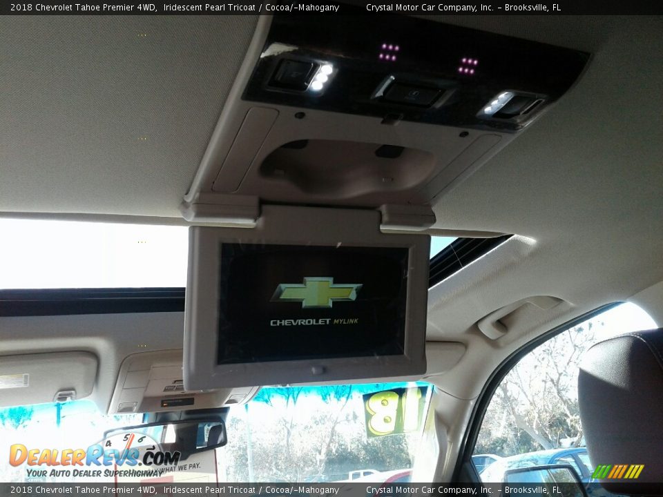 2018 Chevrolet Tahoe Premier 4WD Iridescent Pearl Tricoat / Cocoa/­Mahogany Photo #17