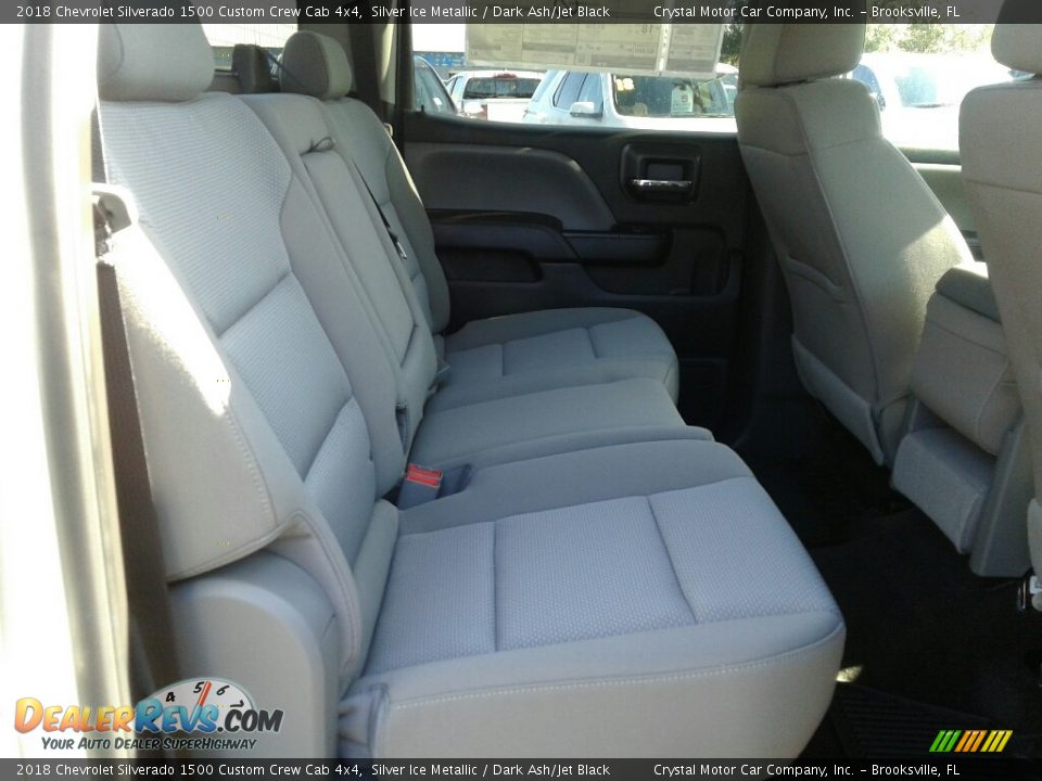 2018 Chevrolet Silverado 1500 Custom Crew Cab 4x4 Silver Ice Metallic / Dark Ash/Jet Black Photo #11