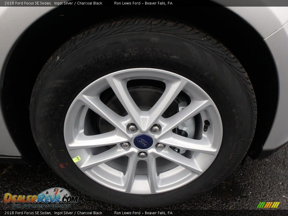 2018 Ford Focus SE Sedan Ingot Silver / Charcoal Black Photo #9
