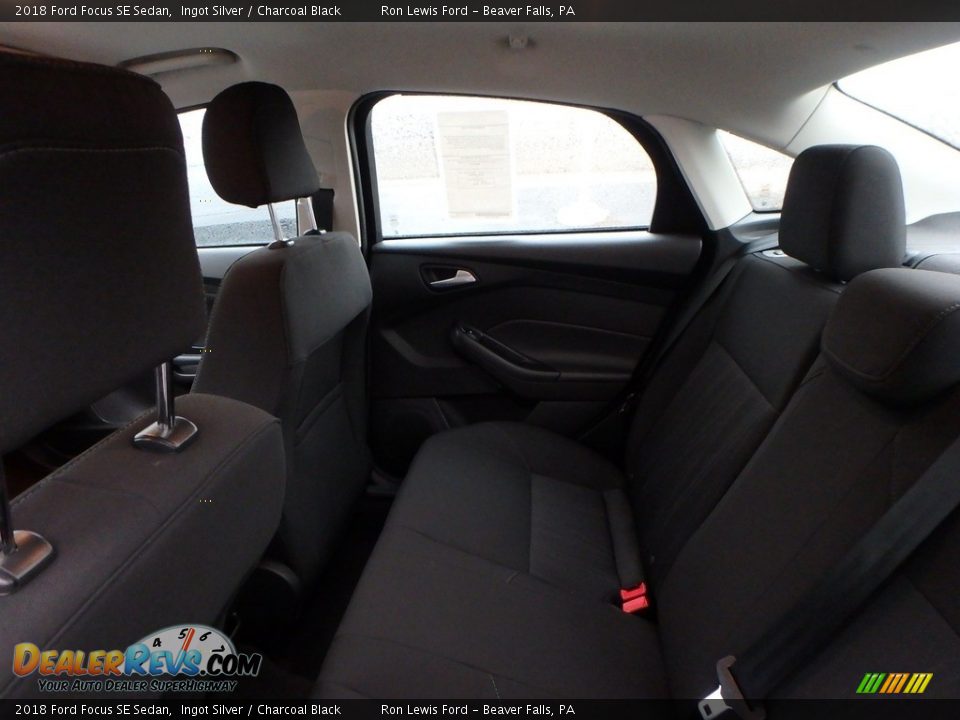 2018 Ford Focus SE Sedan Ingot Silver / Charcoal Black Photo #11