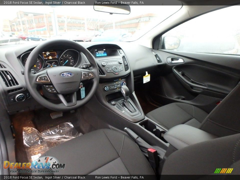 2018 Ford Focus SE Sedan Ingot Silver / Charcoal Black Photo #12