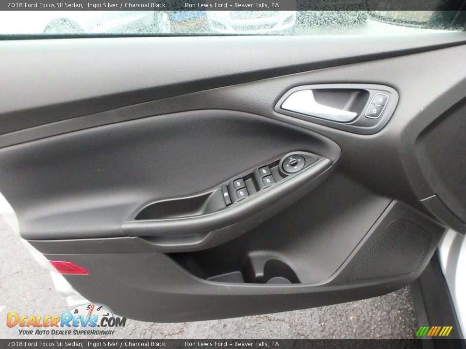 2018 Ford Focus SE Sedan Ingot Silver / Charcoal Black Photo #13