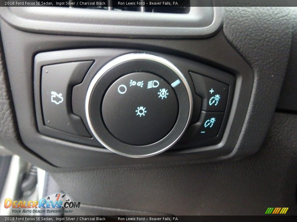 2018 Ford Focus SE Sedan Ingot Silver / Charcoal Black Photo #15