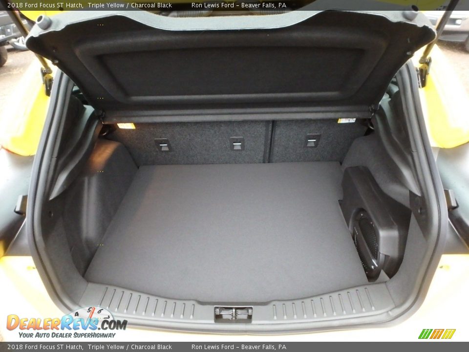 2018 Ford Focus ST Hatch Trunk Photo #4