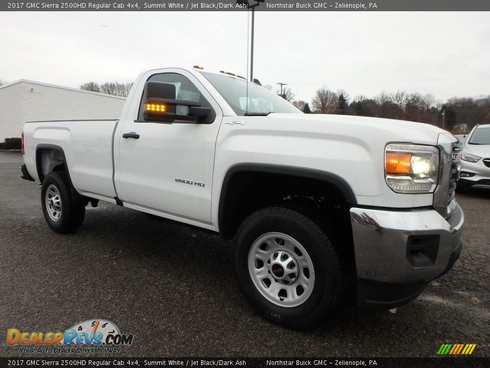 Front 3/4 View of 2017 GMC Sierra 2500HD Regular Cab 4x4 Photo #3