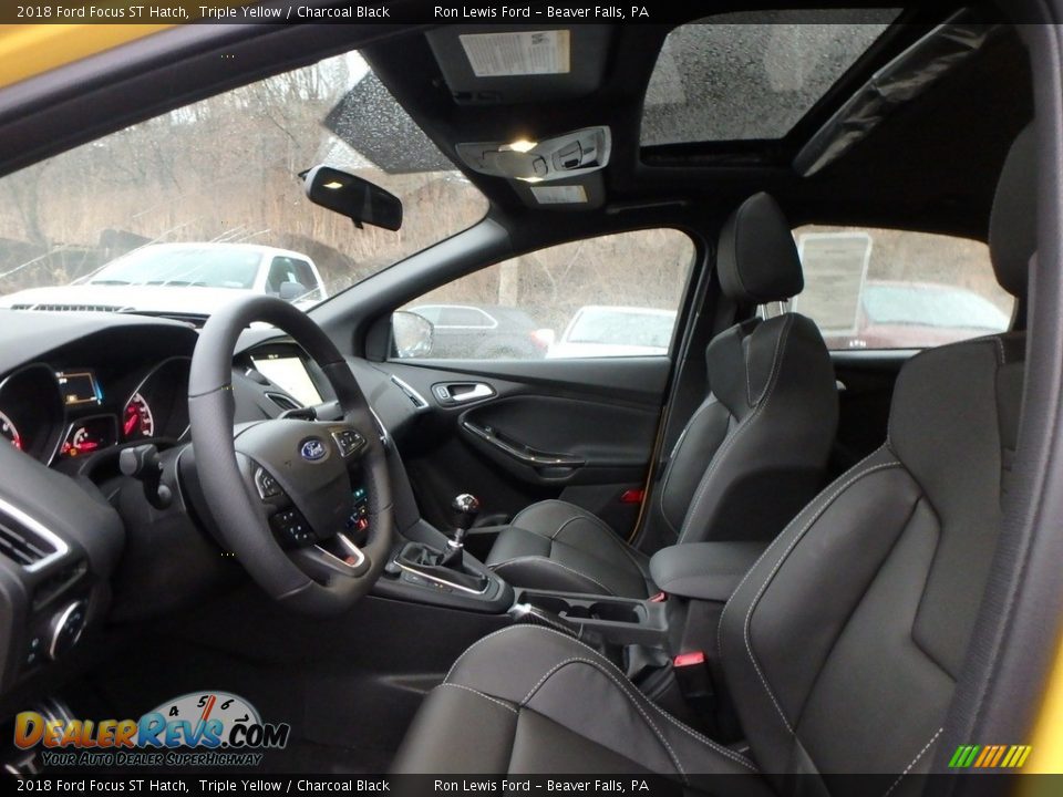 Front Seat of 2018 Ford Focus ST Hatch Photo #11