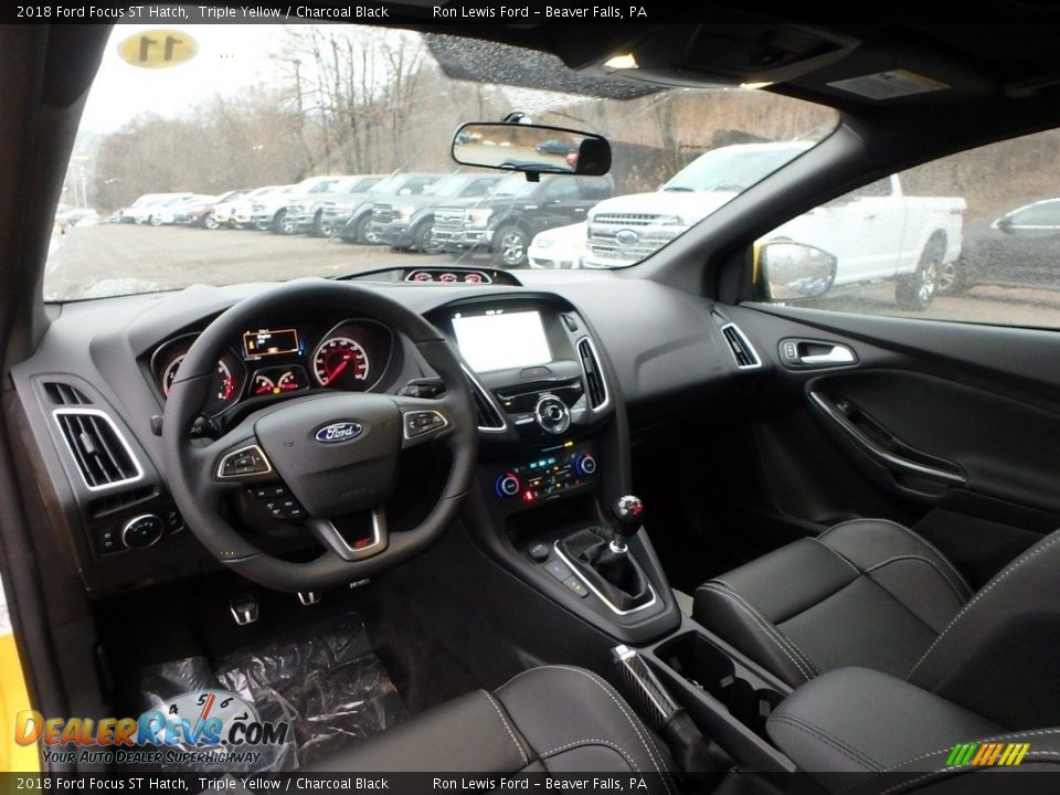 Charcoal Black Interior - 2018 Ford Focus ST Hatch Photo #13