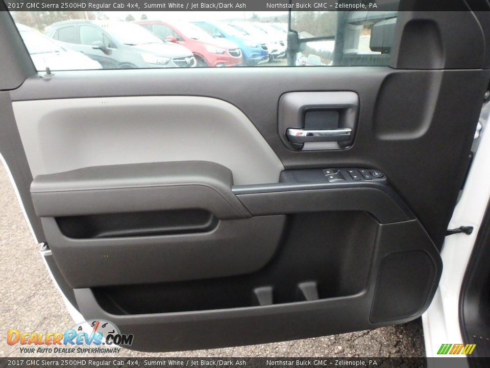 Door Panel of 2017 GMC Sierra 2500HD Regular Cab 4x4 Photo #15