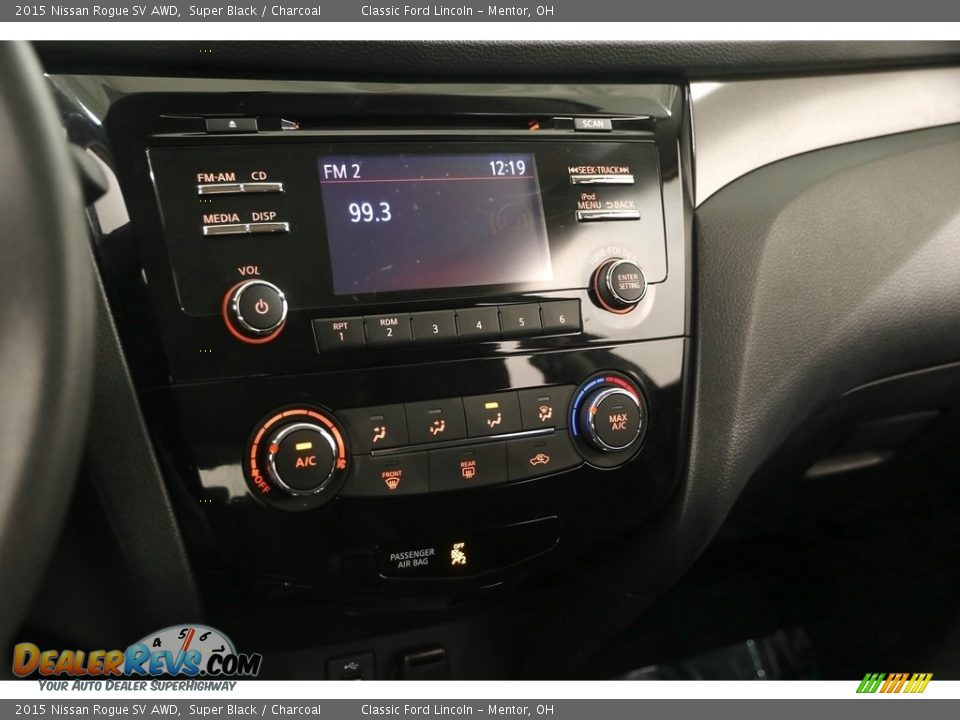 2015 Nissan Rogue SV AWD Super Black / Charcoal Photo #9