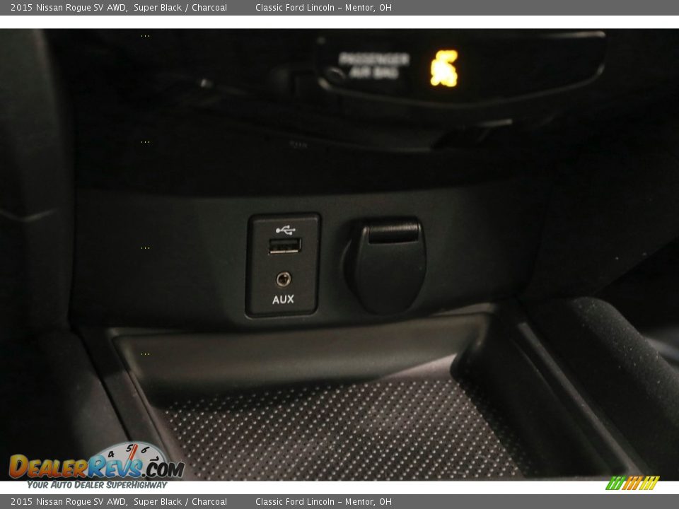 2015 Nissan Rogue SV AWD Super Black / Charcoal Photo #11