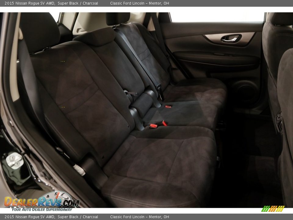 2015 Nissan Rogue SV AWD Super Black / Charcoal Photo #14