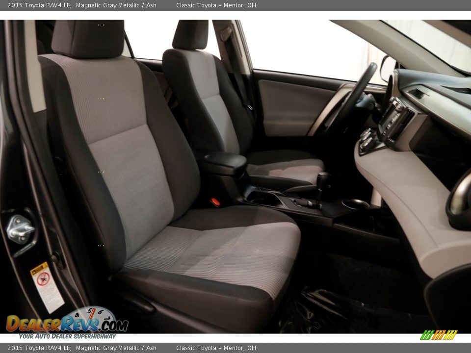 2015 Toyota RAV4 LE Magnetic Gray Metallic / Ash Photo #12