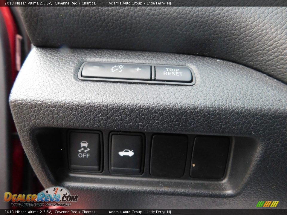 2013 Nissan Altima 2.5 SV Cayenne Red / Charcoal Photo #28