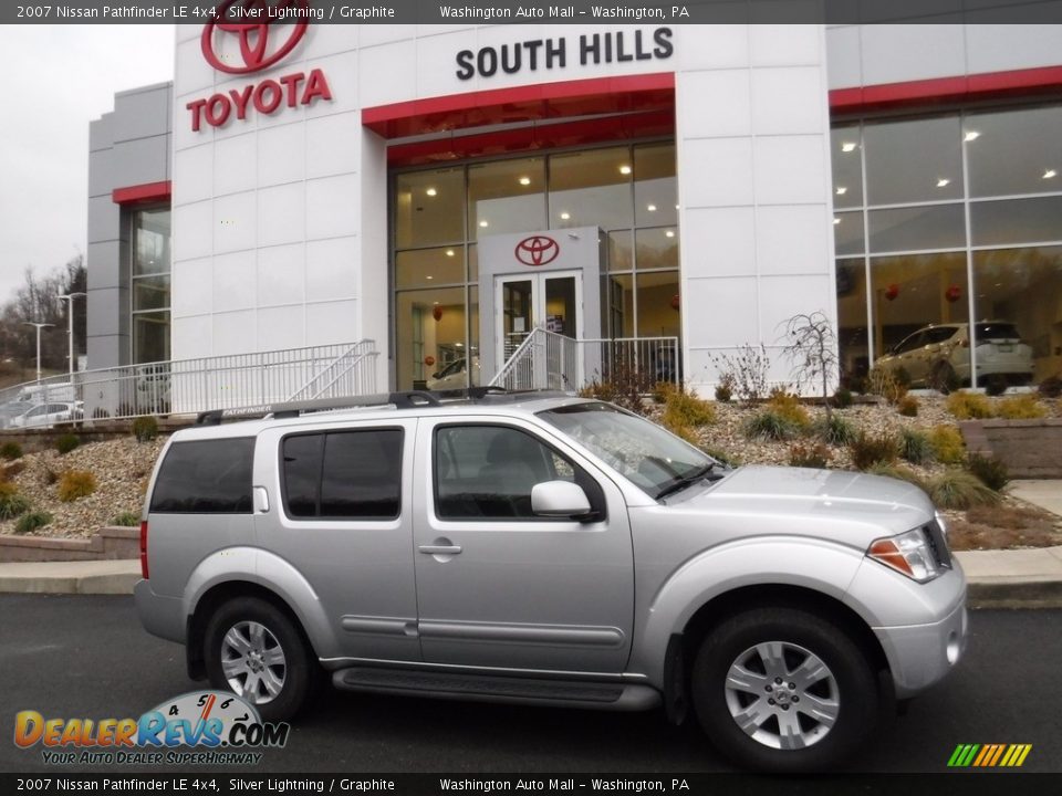 2007 Nissan Pathfinder LE 4x4 Silver Lightning / Graphite Photo #2