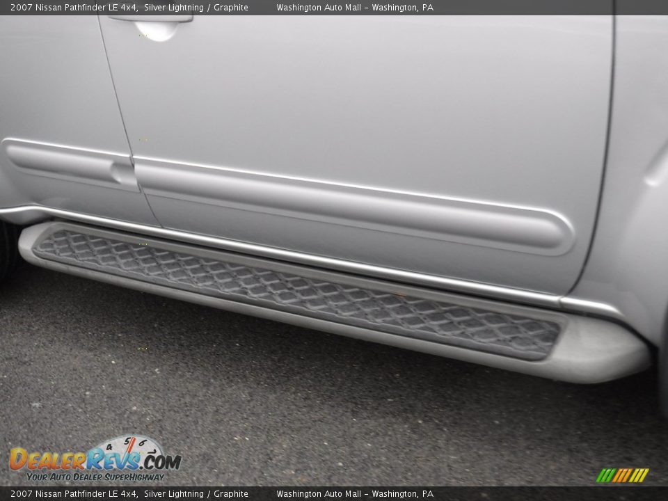 2007 Nissan Pathfinder LE 4x4 Silver Lightning / Graphite Photo #3