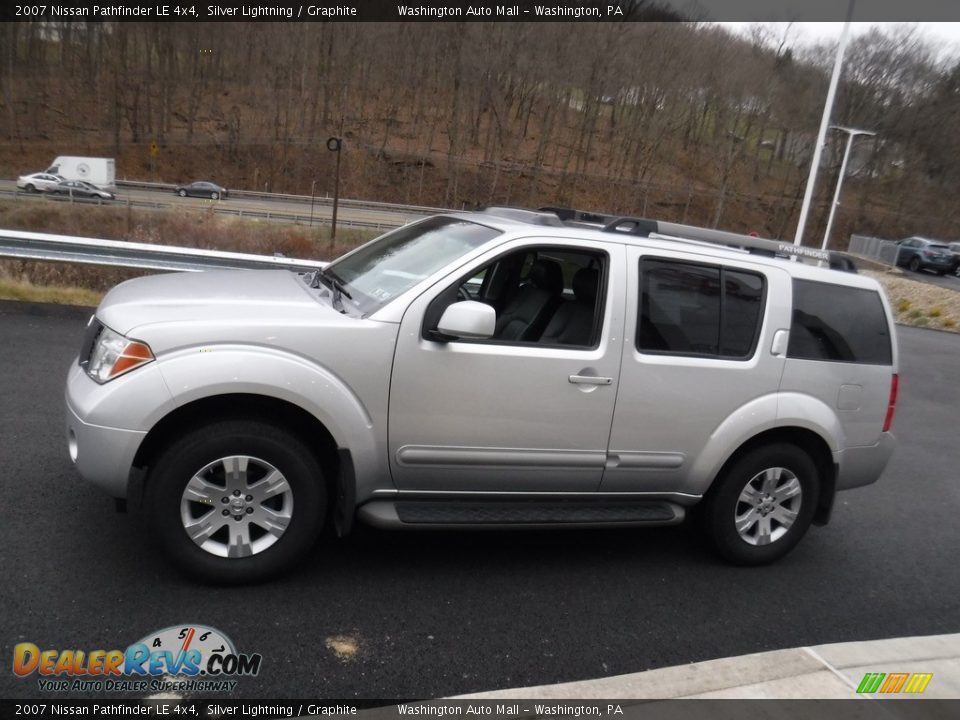 2007 Nissan Pathfinder LE 4x4 Silver Lightning / Graphite Photo #7