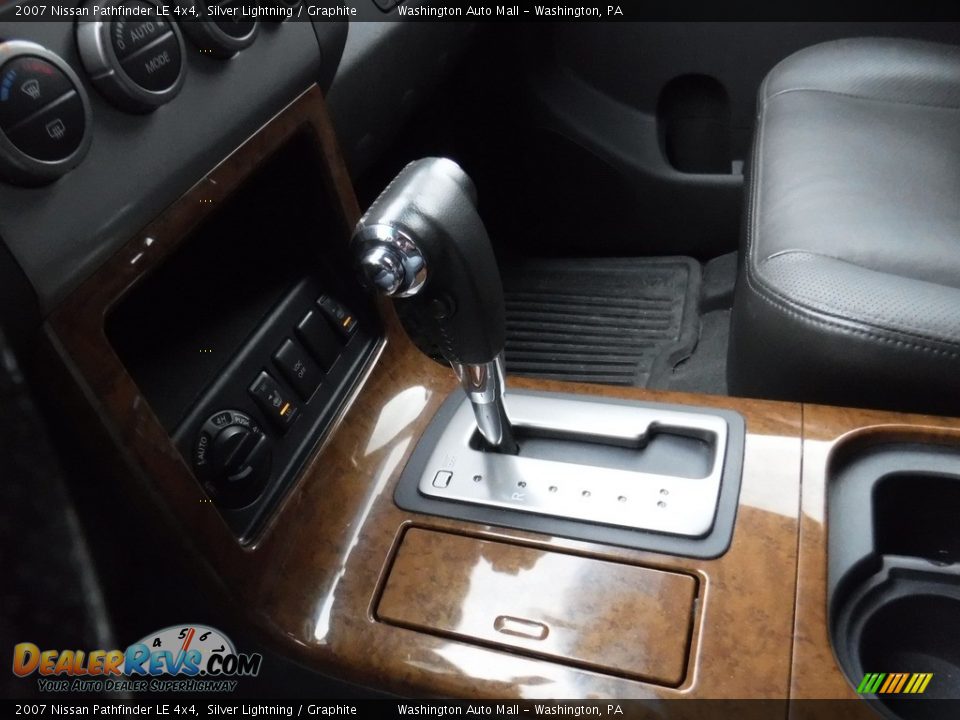 2007 Nissan Pathfinder LE 4x4 Silver Lightning / Graphite Photo #21