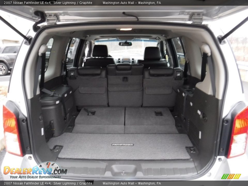 2007 Nissan Pathfinder LE 4x4 Silver Lightning / Graphite Photo #26