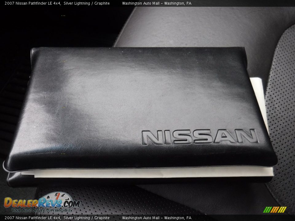 2007 Nissan Pathfinder LE 4x4 Silver Lightning / Graphite Photo #28