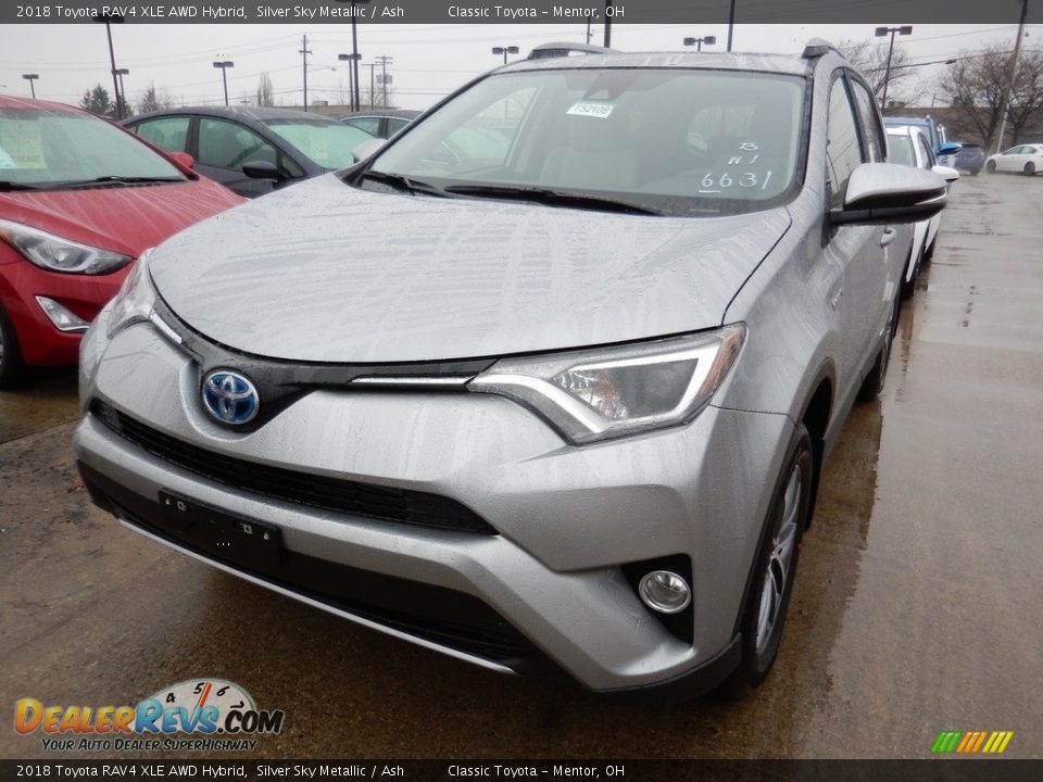 2018 Toyota RAV4 XLE AWD Hybrid Silver Sky Metallic / Ash Photo #1