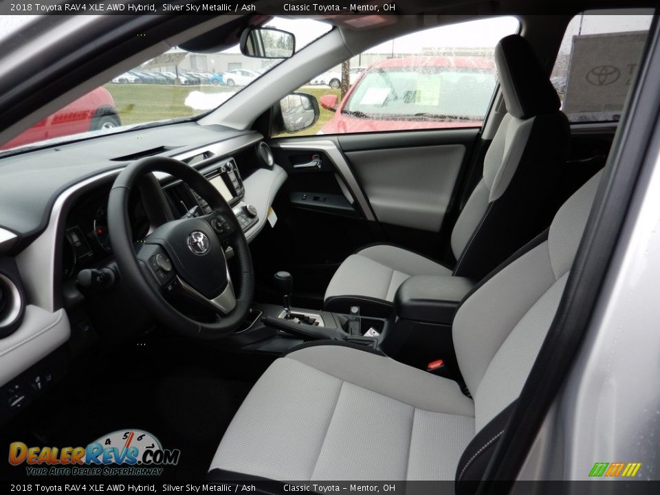 2018 Toyota RAV4 XLE AWD Hybrid Silver Sky Metallic / Ash Photo #3